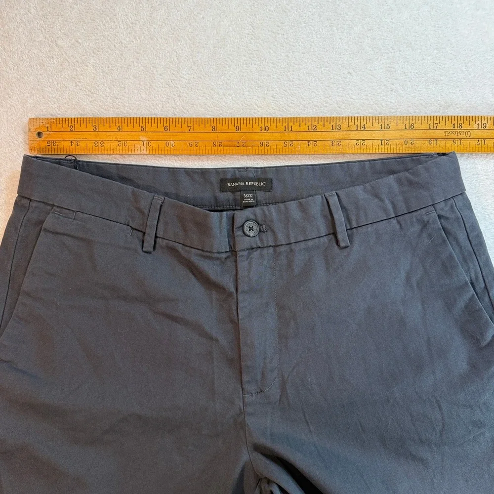 Banana Republic Aiden Slim Fit Chino Pants Mens 36x32 Charcoal Gray Flat Front